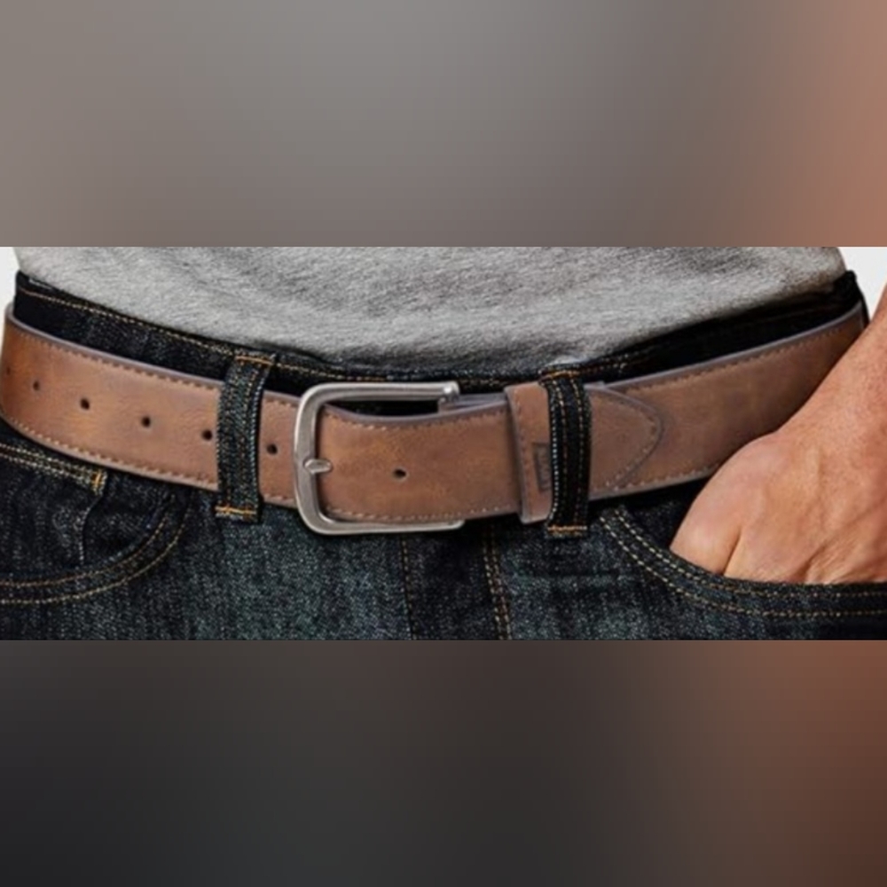 Levi's brown leather belt size 38 in EUC. Medium brown color.